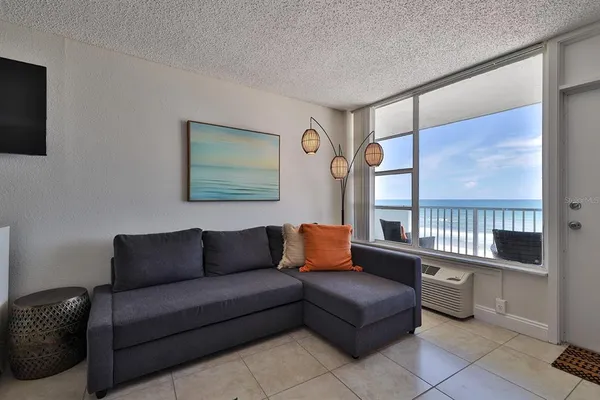 $1,800 | 800 North Atlantic Avenue, Unit 606, Daytona Beach, FL 32118