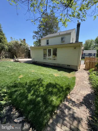 $1,400,000 | 5537 10th Street North, Arlington, VA 22205