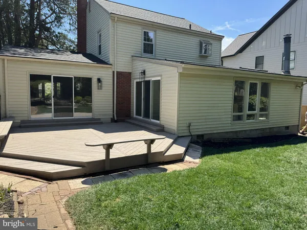 $1,400,000 | 5537 10th Street North, Arlington, VA 22205