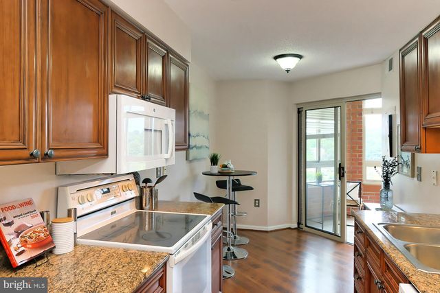$585,000 | 2151 Jamieson Avenue, Unit 1001, Alexandria, VA 22314