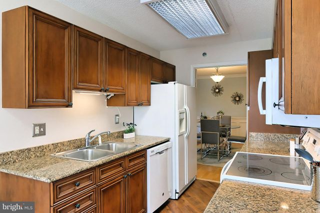 $585,000 | 2151 Jamieson Avenue, Unit 1001, Alexandria, VA 22314