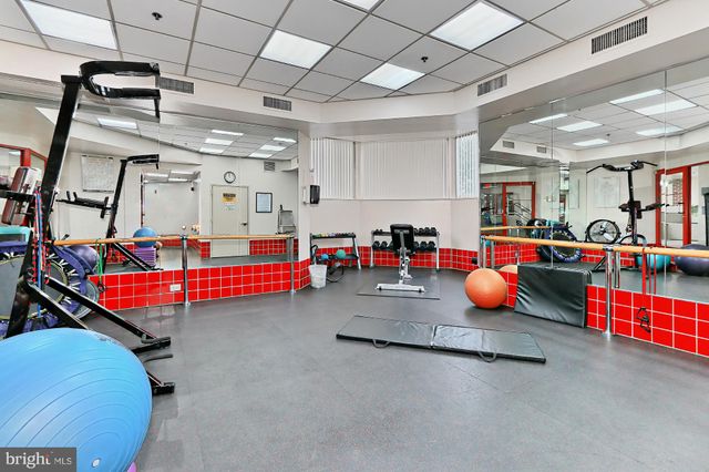 $585,000 | 2151 Jamieson Avenue, Unit 1001, Alexandria, VA 22314