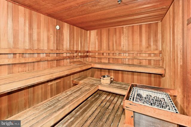 $585,000 | 2151 Jamieson Avenue, Unit 1001, Alexandria, VA 22314