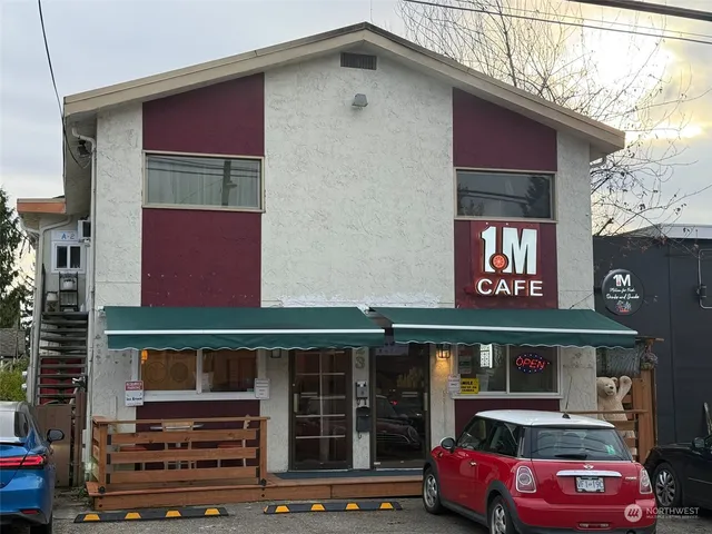 $1,275,000 | 323 North 105th Street, Seattle, WA 98133