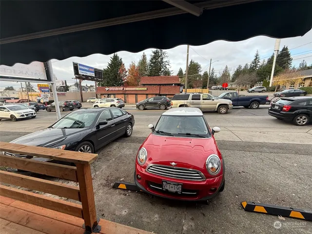 $1,275,000 | 323 North 105th Street, Seattle, WA 98133