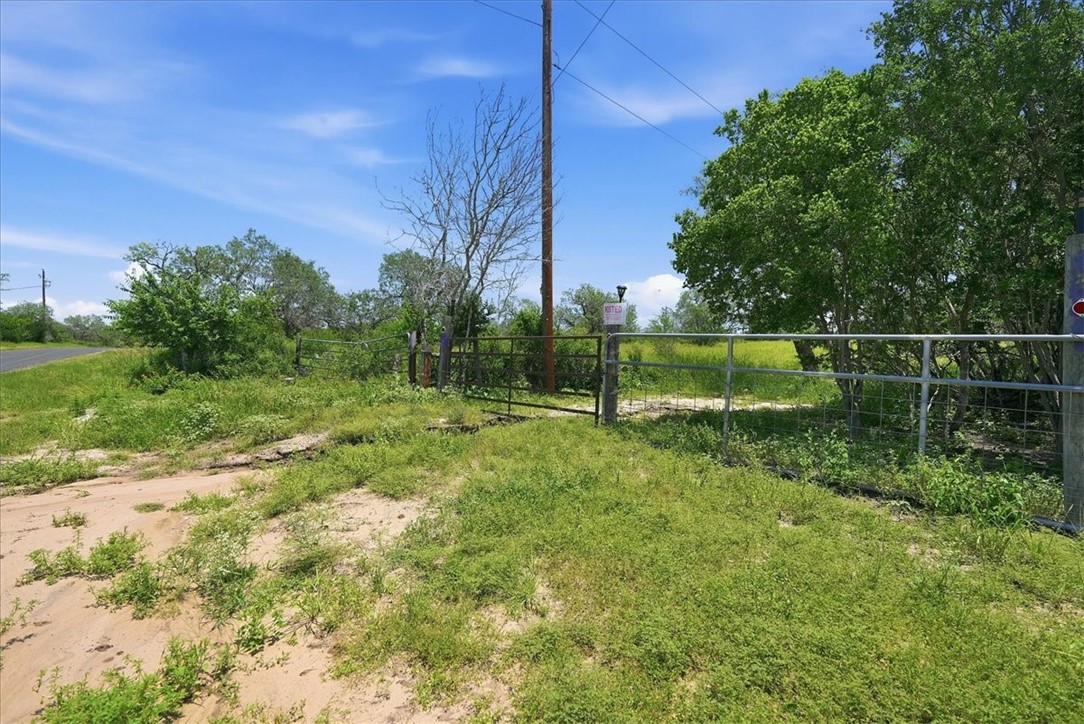 140 Choke Canyon Three Rivers, TX 78071 - Photo 2 of 17