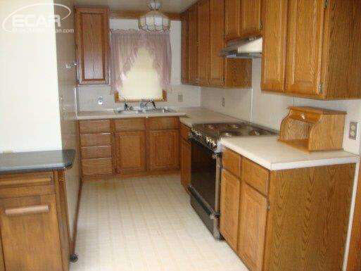2330 Murphy Road Flint, MI 48504 - Photo 10 of 27 21243624-9.JPG