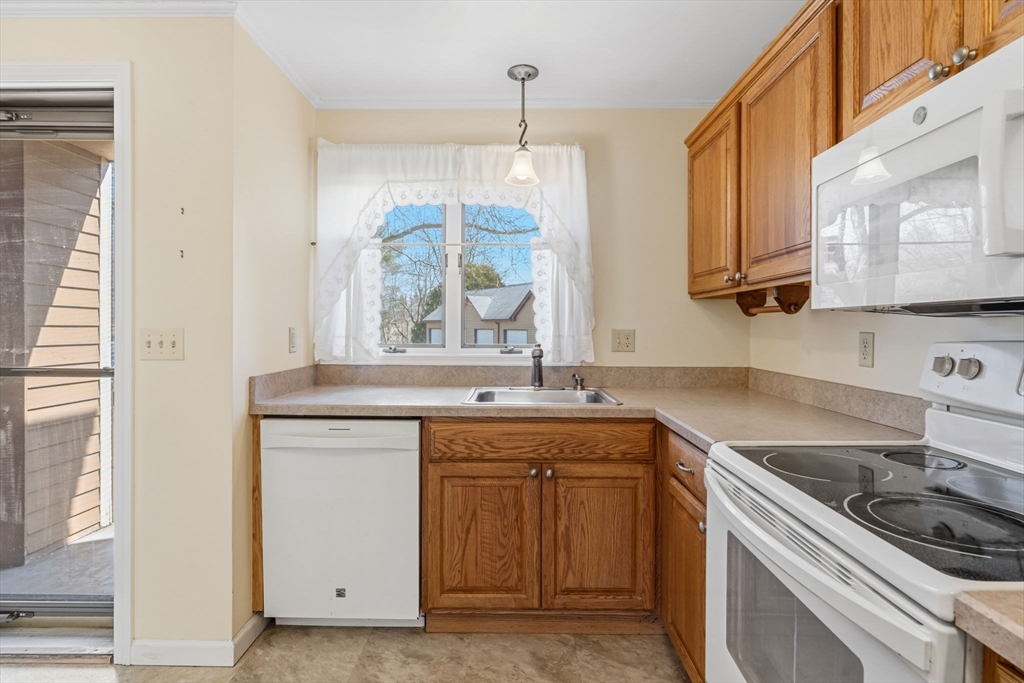 575 Bridge Road, Unit 113 Northampton, MA 01062 - Photo 15 of 40