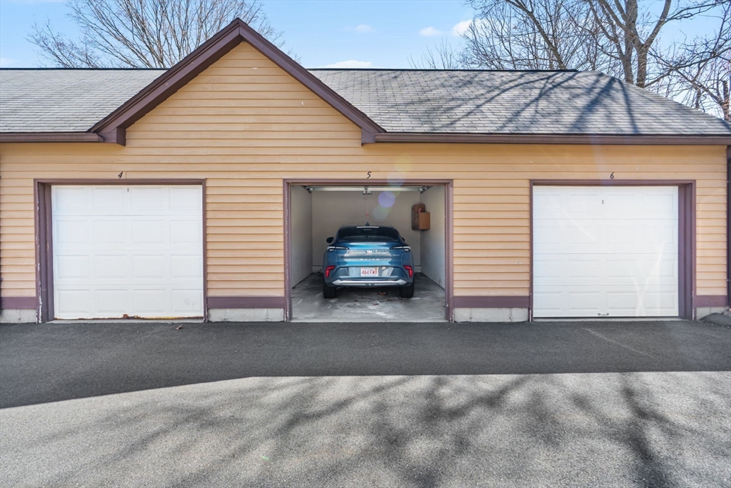 575 Bridge Road, Unit 113 Northampton, MA 01062 - Photo 5 of 40