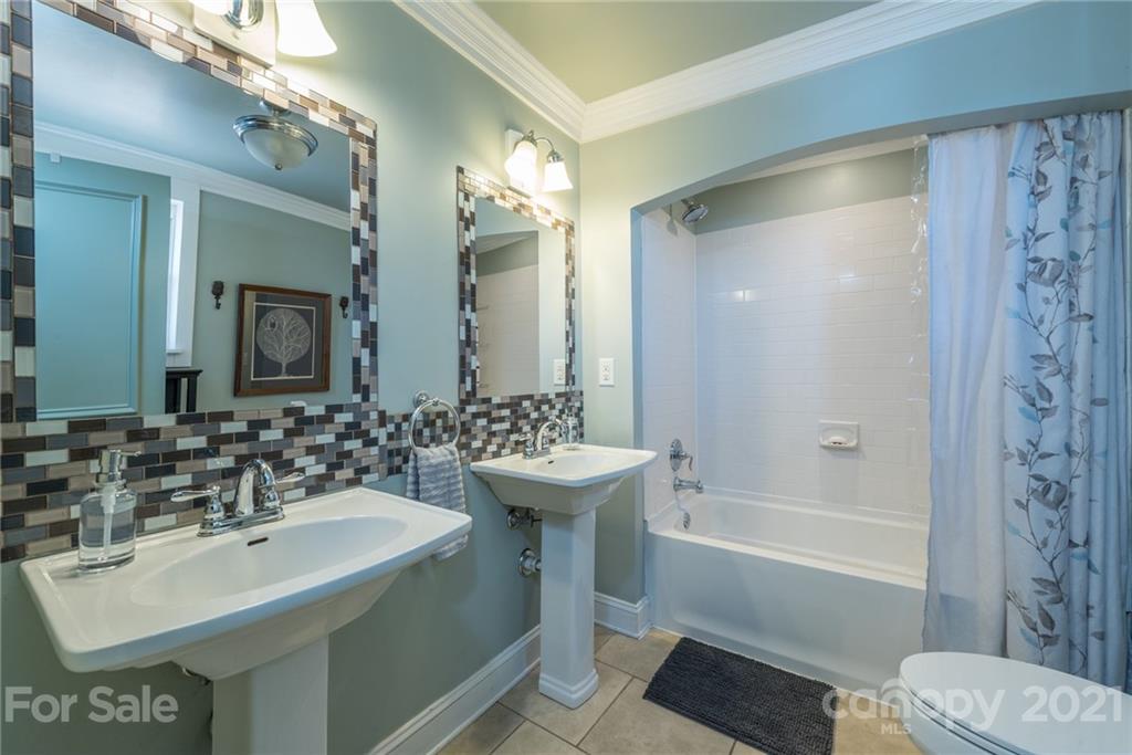 723 Ridge Road Marion, NC 28752 - Photo 17 of 48 Gallery Image 17