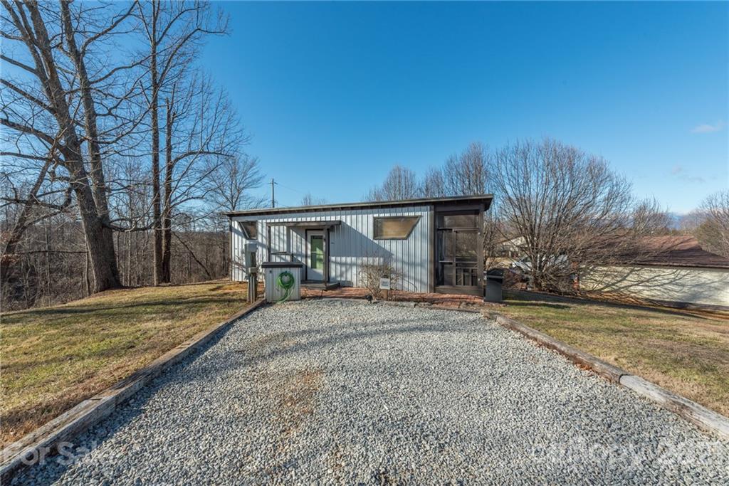 723 Ridge Road Marion, NC 28752 - Photo 31 of 48 Gallery Image 31