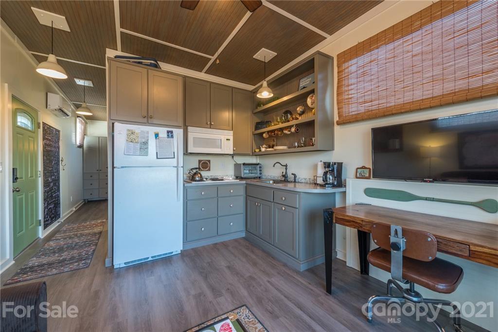 723 Ridge Road Marion, NC 28752 - Photo 33 of 48 Gallery Image 33