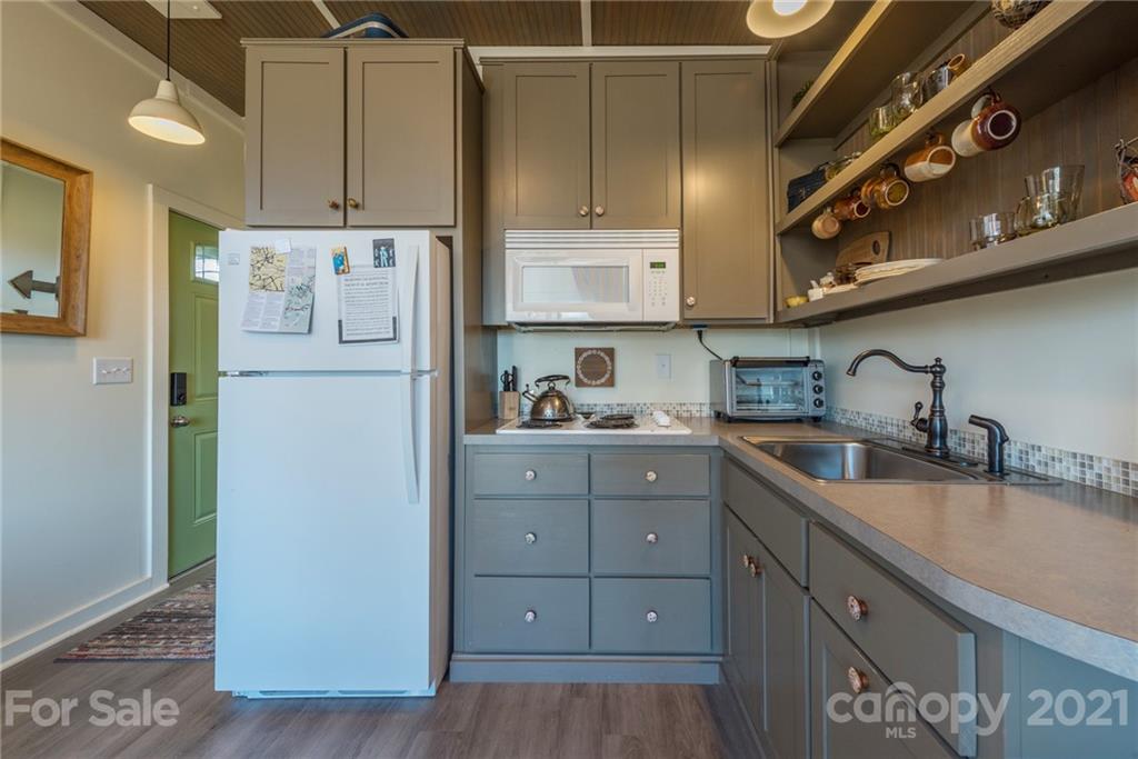 723 Ridge Road Marion, NC 28752 - Photo 34 of 48 Gallery Image 34