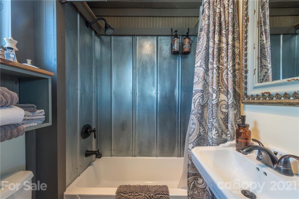 723 Ridge Road Marion, NC 28752 - Photo 46 of 48 Gallery Image 46