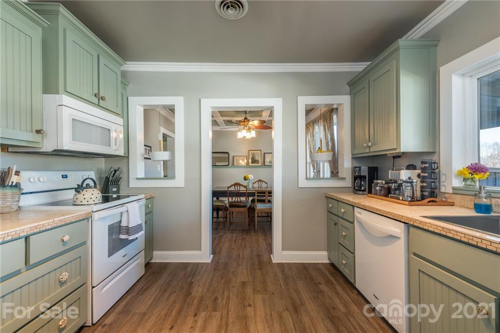 723 Ridge Road Marion, NC 28752 - Photo 7 of 48 Gallery Image 7