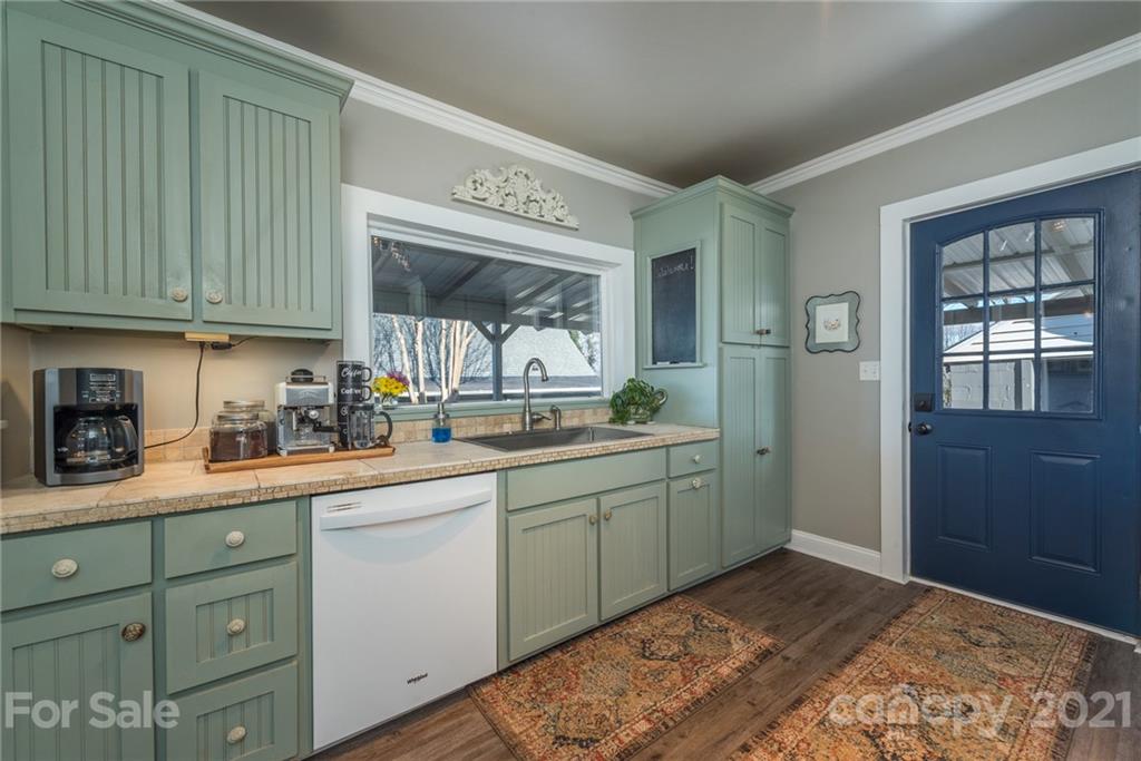 723 Ridge Road Marion, NC 28752 - Photo 8 of 48 Gallery Image 8