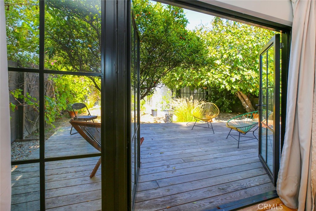 1113 Amoroso Place Venice, CA 90291 - Photo 15 of 28