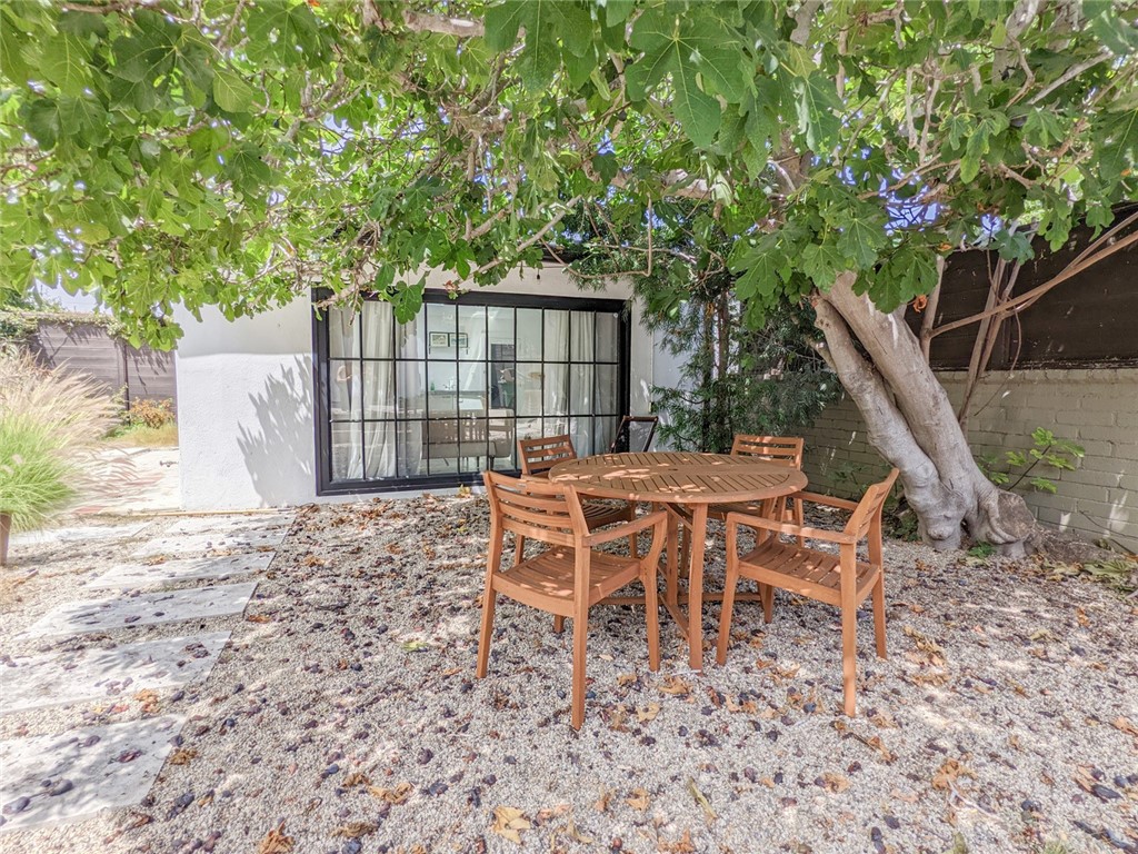 1113 Amoroso Place Venice, CA 90291 - Photo 17 of 28 Guest house