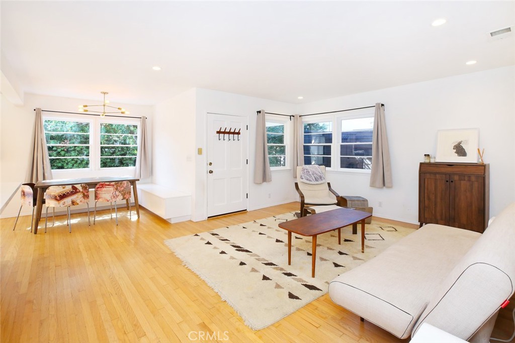 1113 Amoroso Place Venice, CA 90291 - Photo 7 of 28