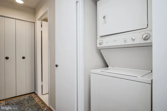 $339,000 | 15100 Interlachen Drive, Unit 4521, Silver Spring, MD 20906