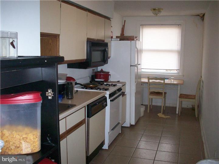 553 East Tabor Road Philadelphia, PA 19120 - Photo 3 of 8