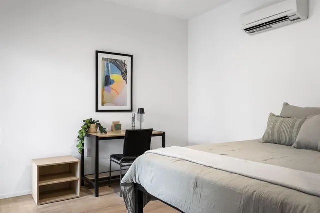 $950 | 596 West 9th Street, Unit 309, Dallas, TX 75208