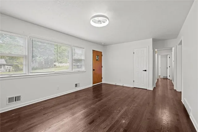 $187,000 | 5804 Manning Avenue, Raytown, MO 64133