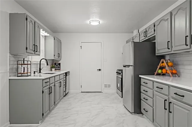 $187,000 | 5804 Manning Avenue, Raytown, MO 64133