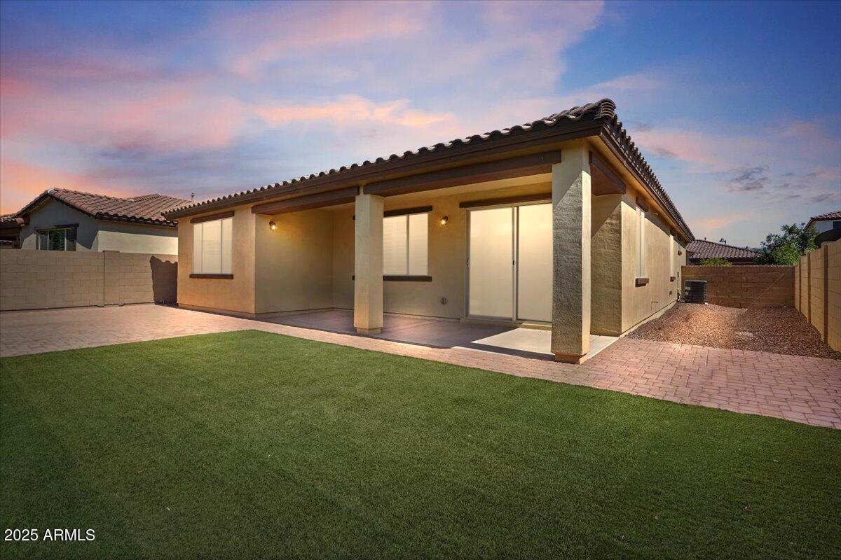21038 West Almeria Road Buckeye, AZ 85396 - Photo 7 of 46 02-DSC02863