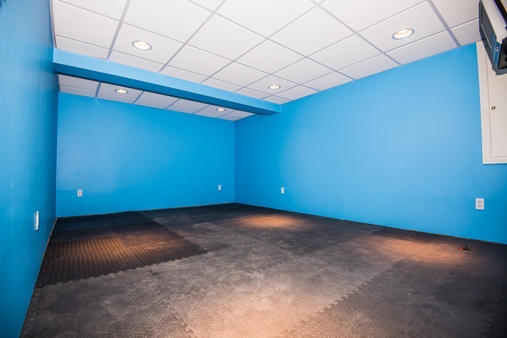 5 Twin Brooks Road Salisbury, MA 01952 - Photo 28 of 30 a view of an empty room