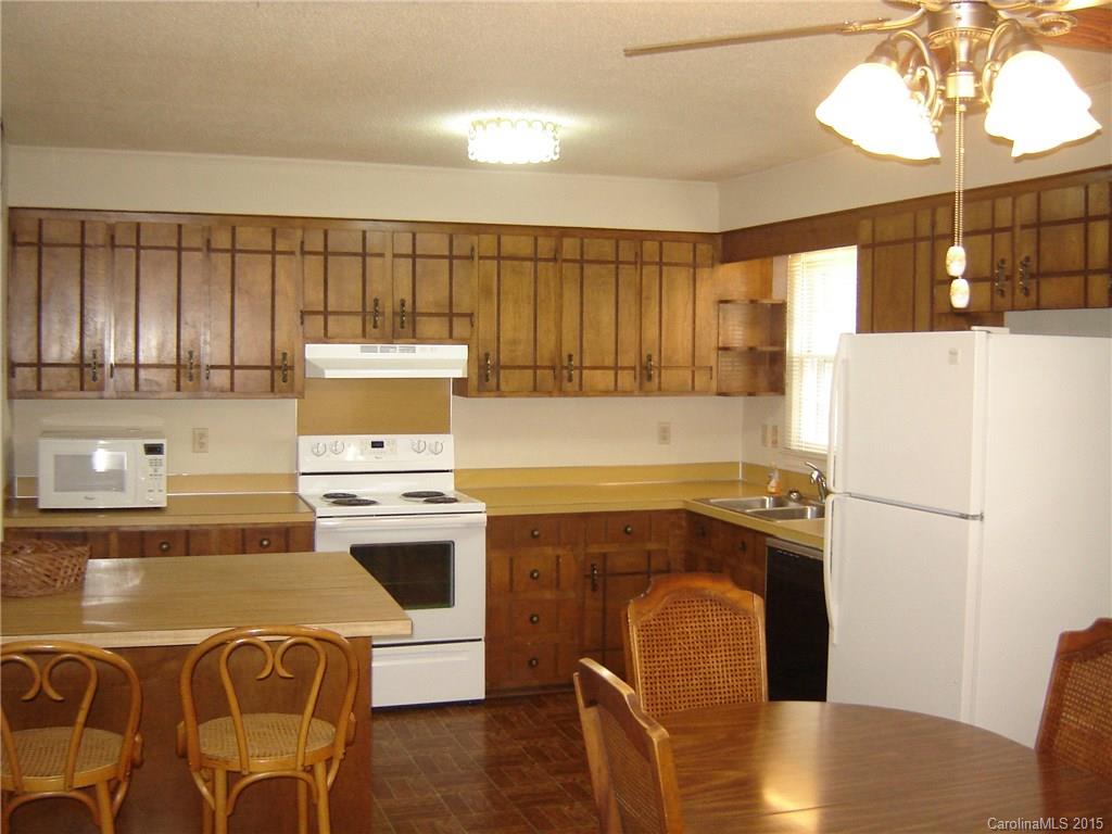 8618 Beechbrooke Road Charlotte, NC 28227 - Photo 4 of 18 Gallery Image 4