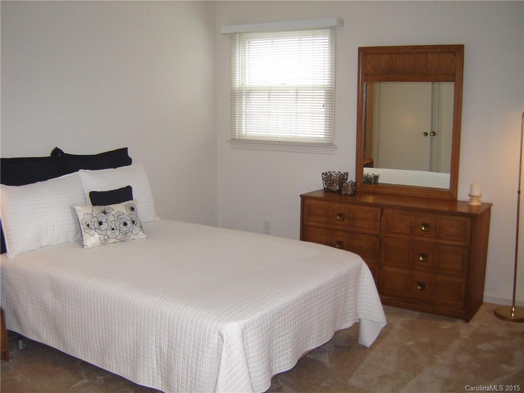 8618 Beechbrooke Road Charlotte, NC 28227 - Photo 9 of 18 Gallery Image 9