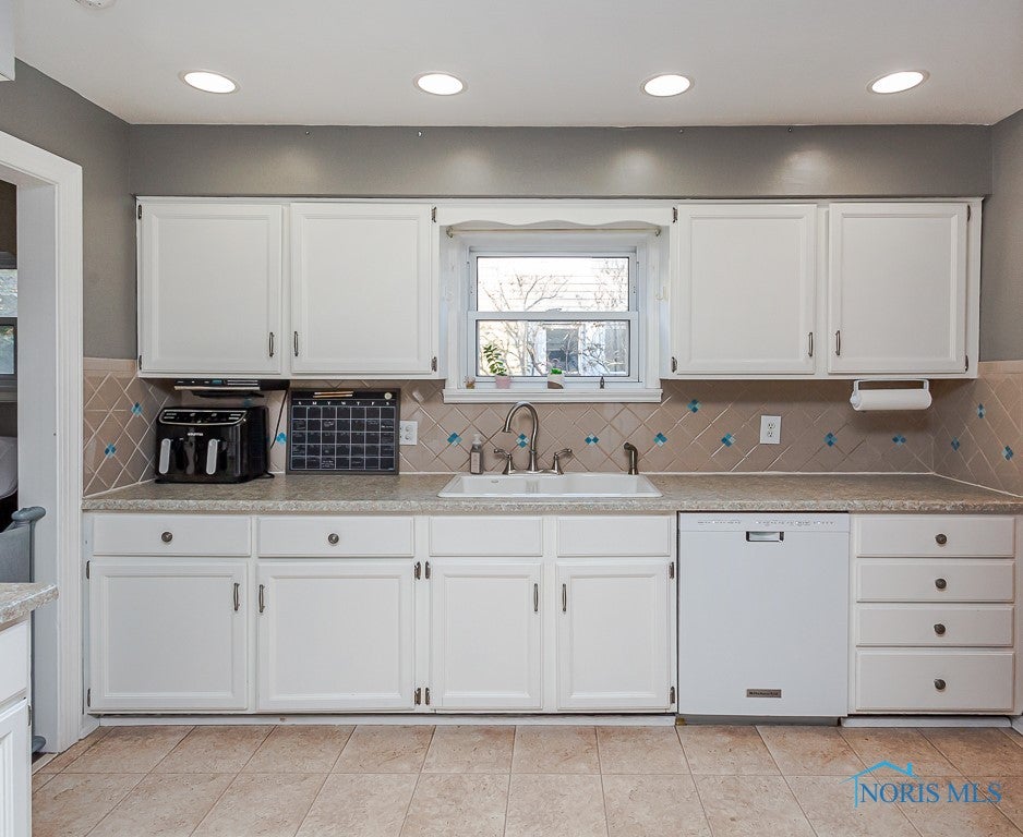 3646 Elmhurst Road Toledo, OH 43613 - Photo 15 of 38 Gallery Image 15