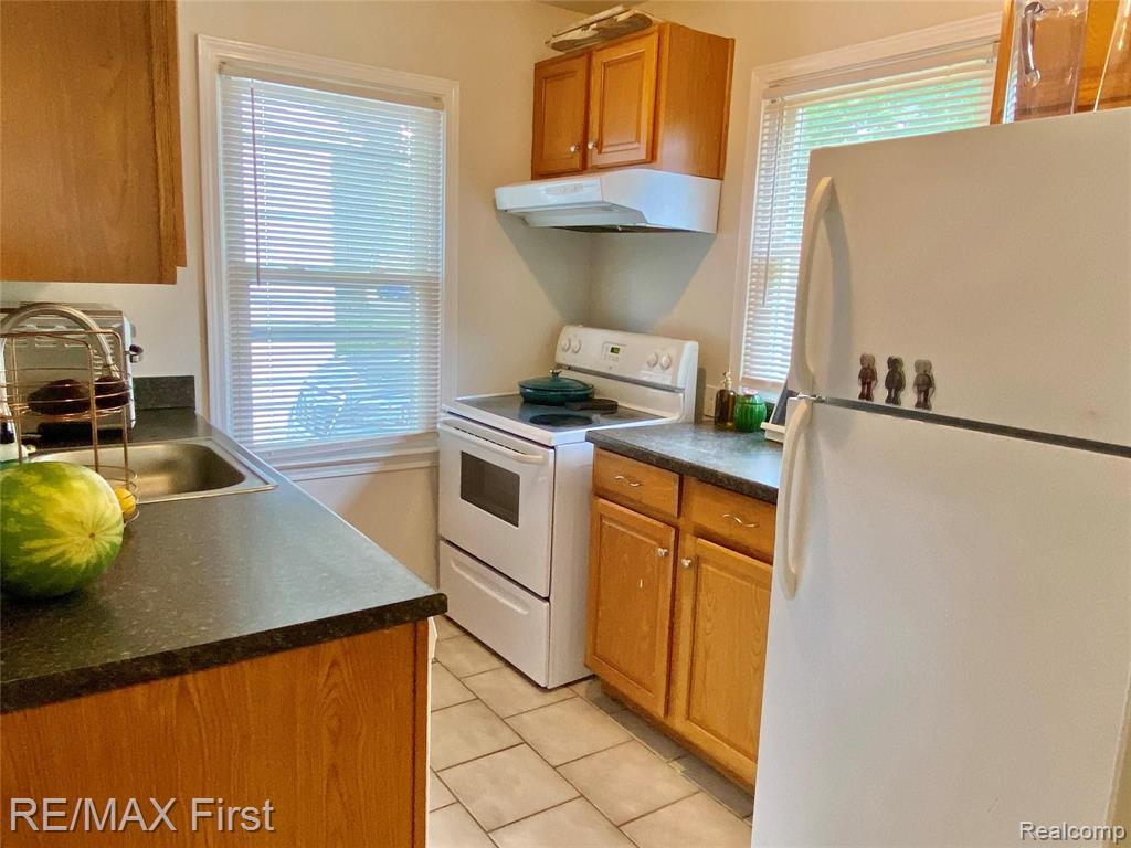 505 Stratford Road Ferndale, MI 48220 - Photo 9 of 28
