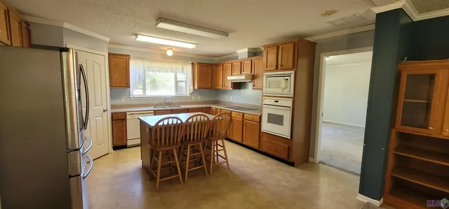 $175,000 | 10944 Monroe Perkins Road, Denham Springs, LA 70726