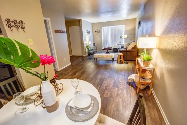 $965 | 480 West Parker Road, Unit 55, Houston, TX 77091