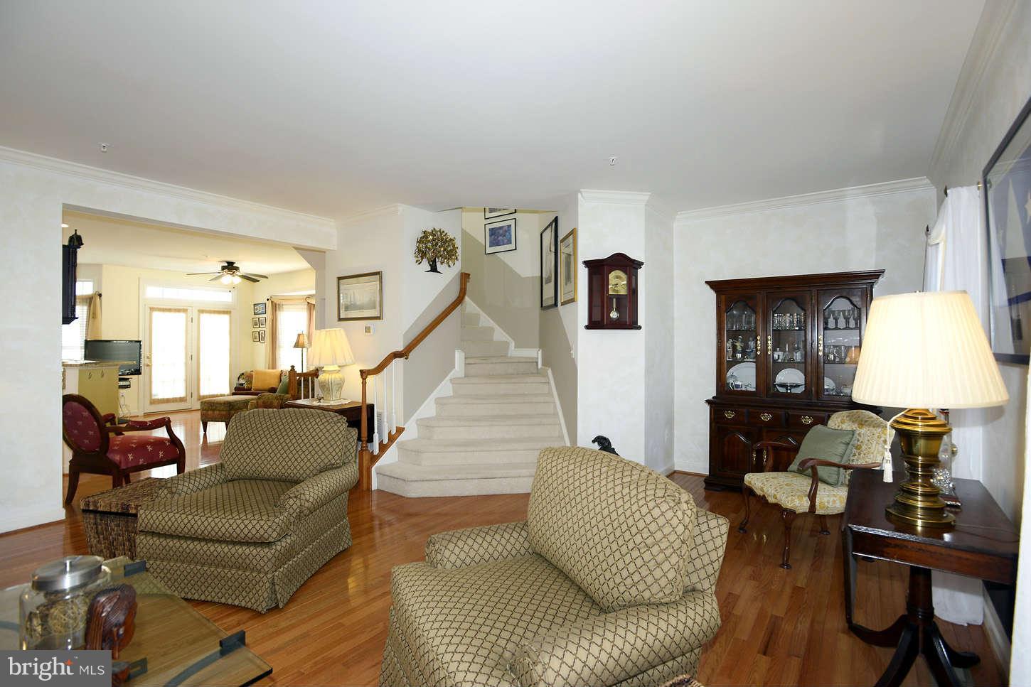 12 Rockingham Court Germantown, MD 20874 - Photo 13 of 27 Living Room