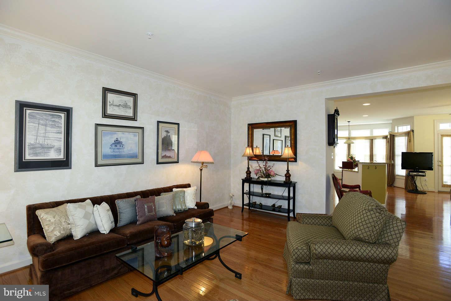12 Rockingham Court Germantown, MD 20874 - Photo 14 of 27 Living Room