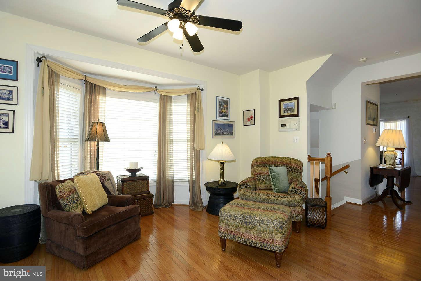12 Rockingham Court Germantown, MD 20874 - Photo 7 of 27 Living Room