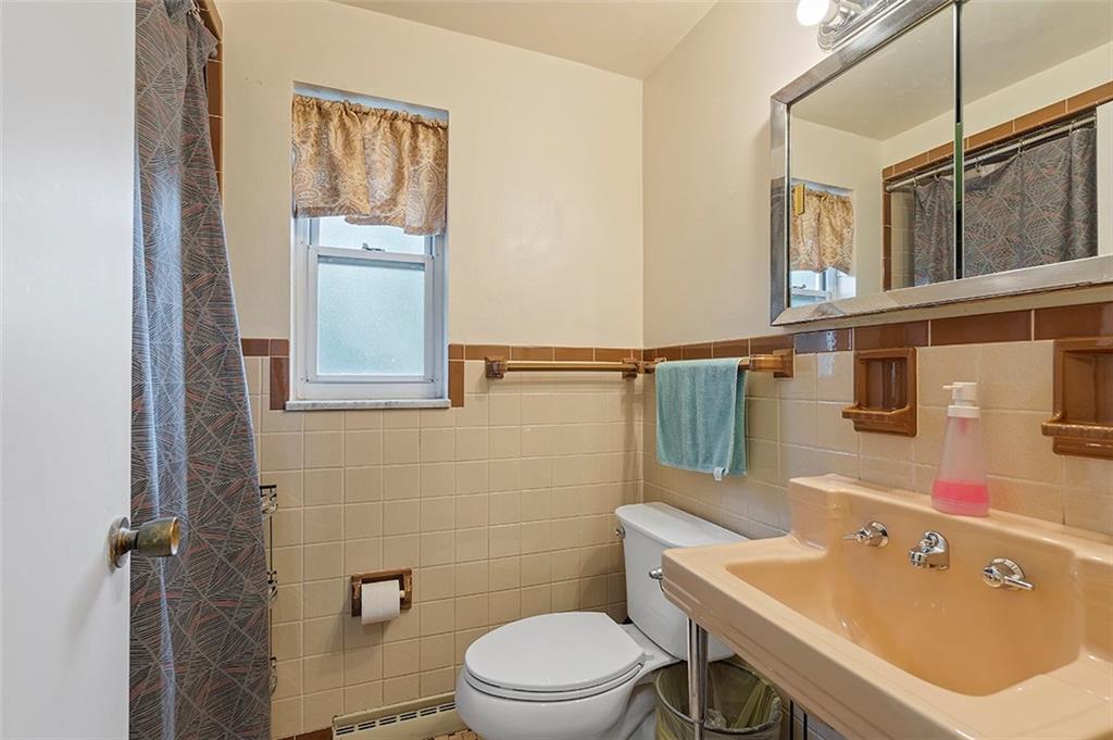 2401 Marbury Road Pittsburgh, PA 15221 - Photo 20 of 25 Gallery Image 20
