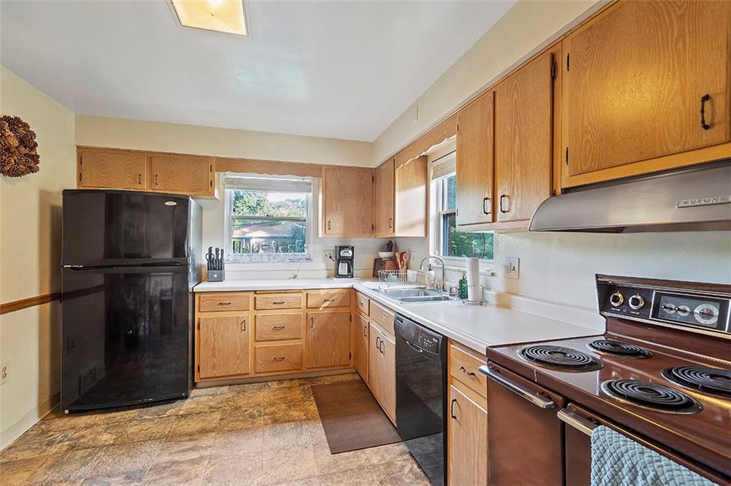 2401 Marbury Road Pittsburgh, PA 15221 - Photo 8 of 25 Gallery Image 8