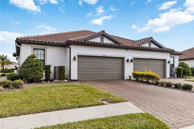 $379,900 | 10934 Wendover Drive, Palmetto, FL 34221
