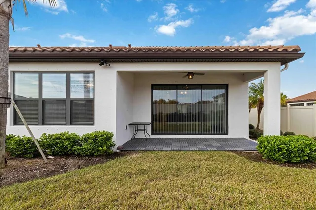 $379,900 | 10934 Wendover Drive, Palmetto, FL 34221