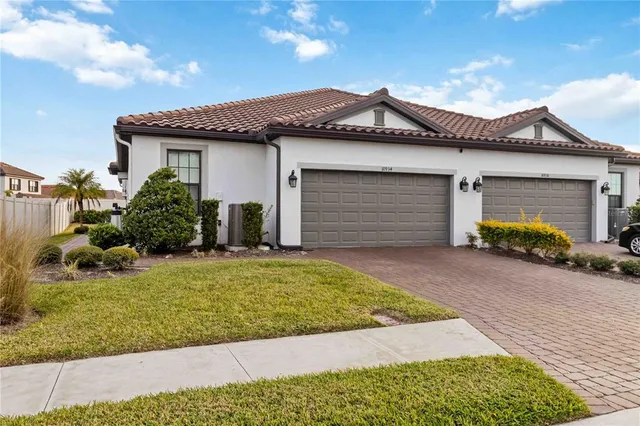 $379,900 | 10934 Wendover Drive, Palmetto, FL 34221