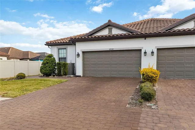 $379,900 | 10934 Wendover Drive, Palmetto, FL 34221