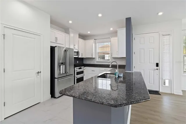 $379,900 | 10934 Wendover Drive, Palmetto, FL 34221