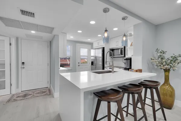 $3,700 | 2871 North Ocean Boulevard, Unit M338, Boca Raton, FL 33431