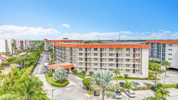 $3,700 | 2871 North Ocean Boulevard, Unit M338, Boca Raton, FL 33431