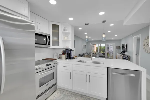 $3,700 | 2871 North Ocean Boulevard, Unit M338, Boca Raton, FL 33431