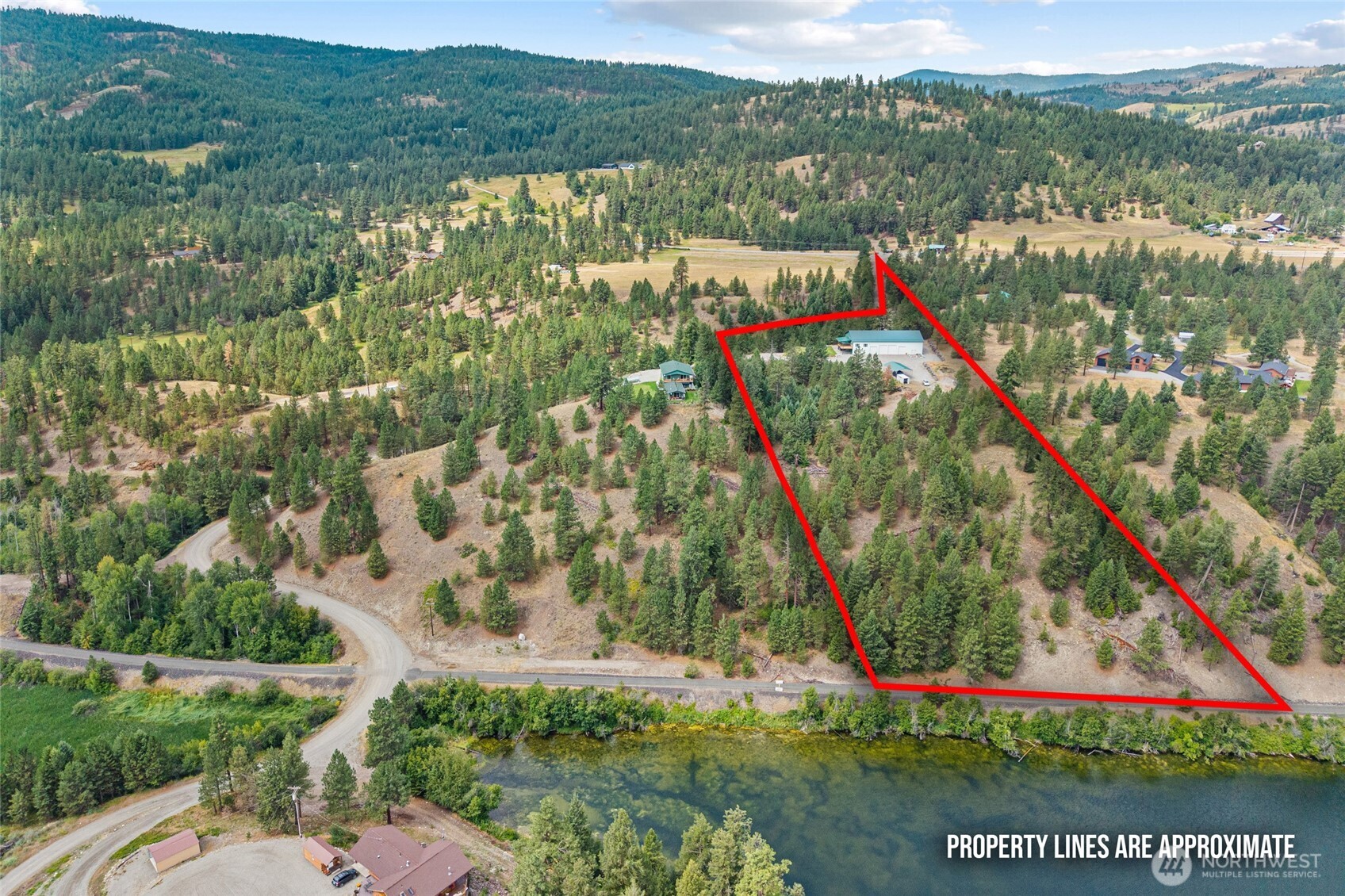 15 Miyoko Point Road Republic, WA 99166 - Photo 32 of 38 a view of a city from a balcony